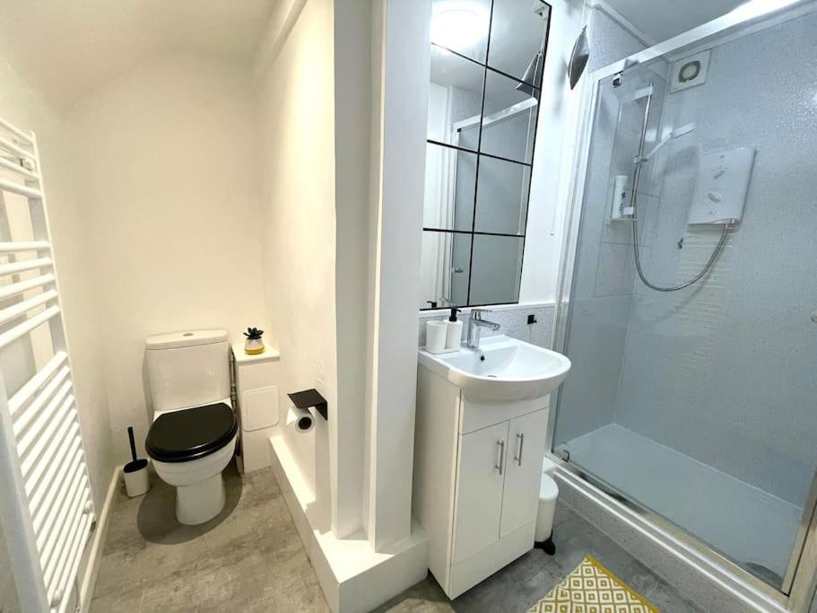 Modern Studio Apartment; 10Min Walk To Town & Quay Exeter Buitenkant foto